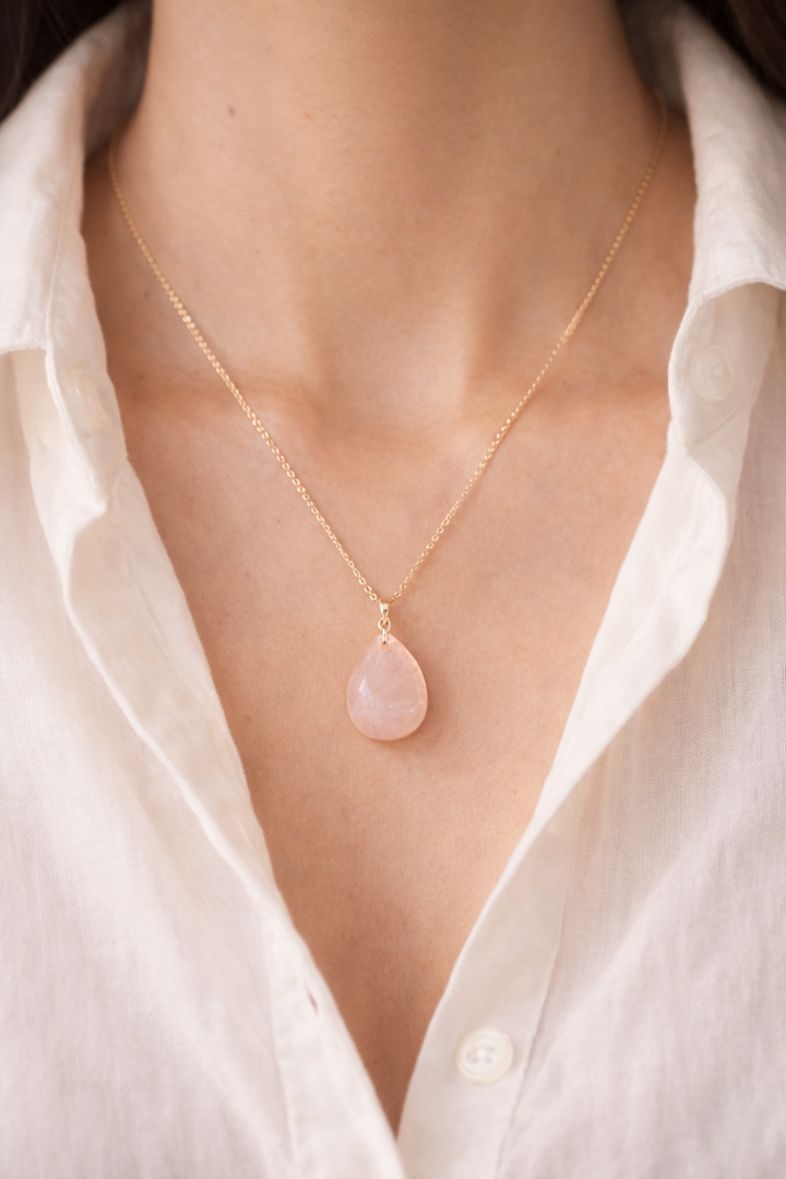 Rozā kvarca kaklarota MĪLESTĪBAI