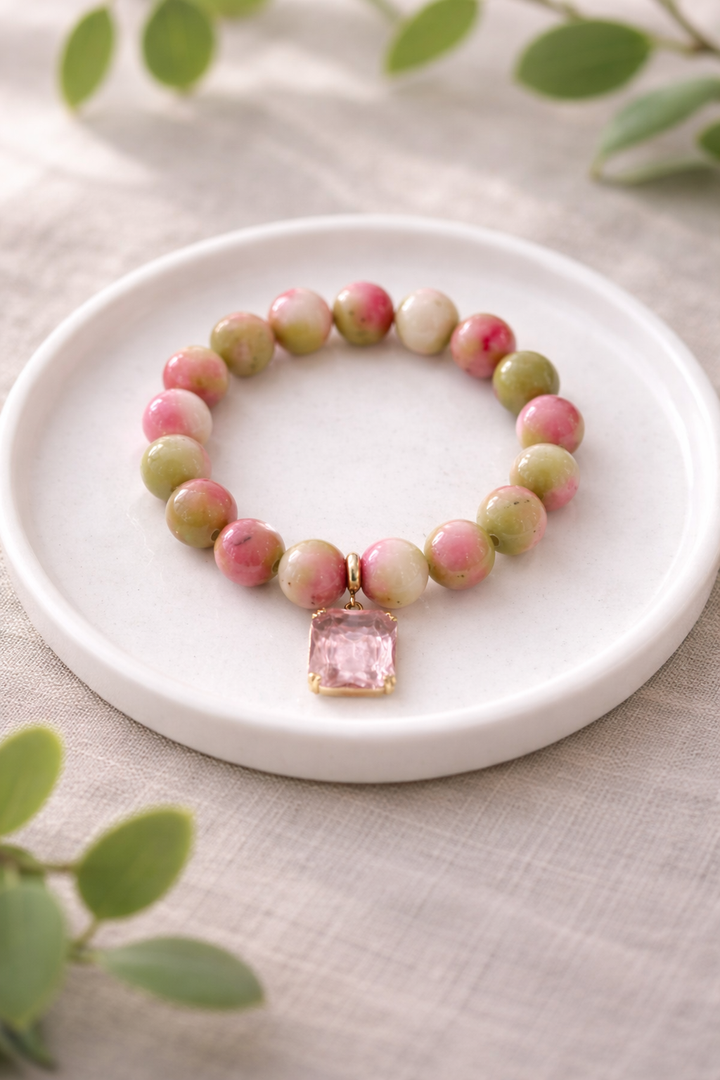 Ahāta rokassprādze pašpārliecinātībai