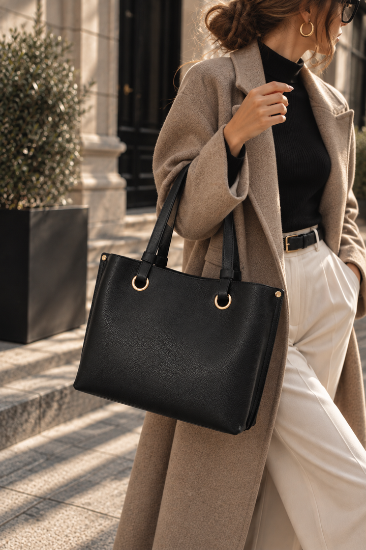 AMELIA rokassoma ikdienai ar plašu iekšpusi un elegantu, klasisku dizainu