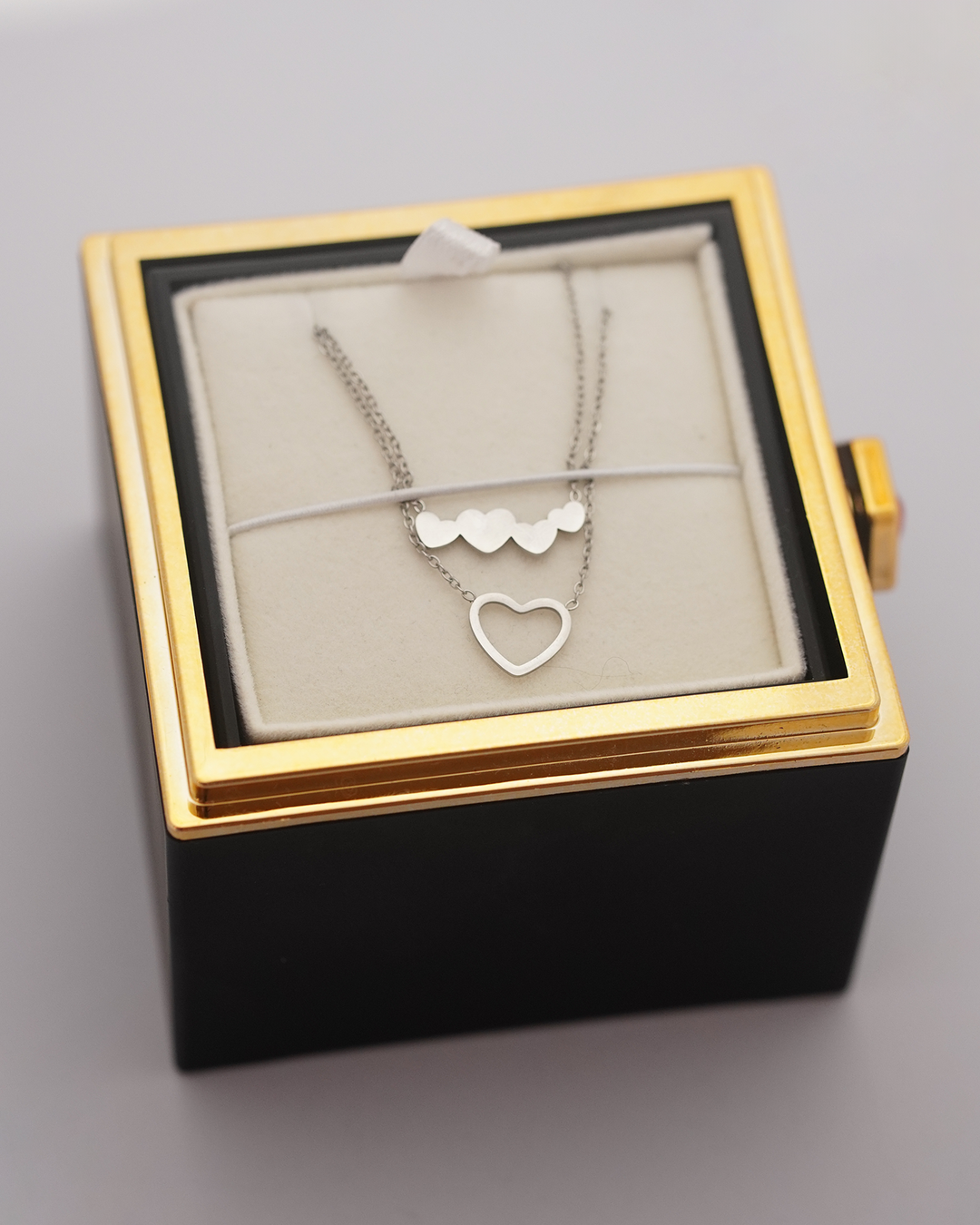 Mūžīgā roze ar kaklarotu Forever Love