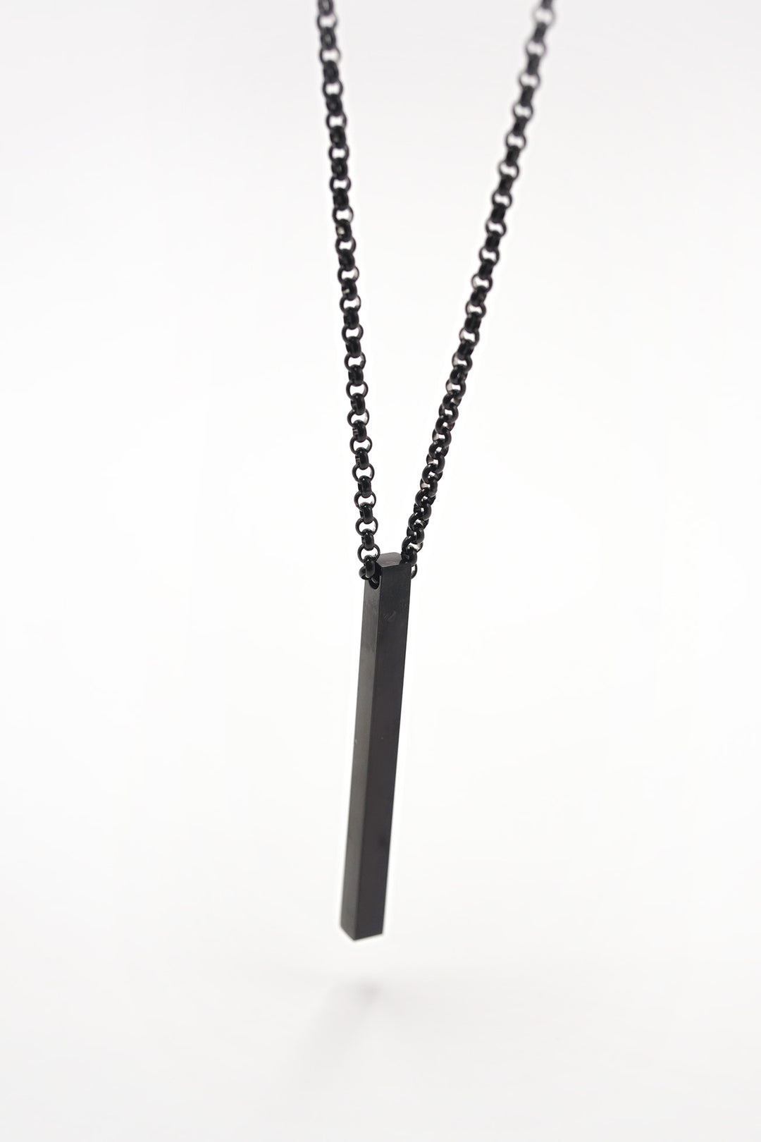 kaklarota ar gravējumu