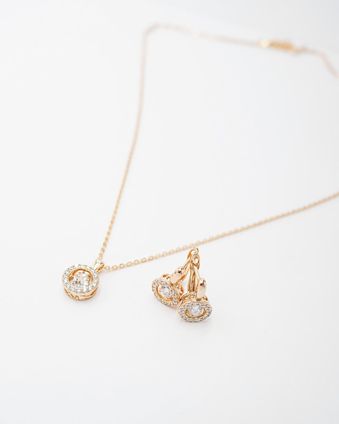 Rotu komplekts auskari ar ķedīti Crystal