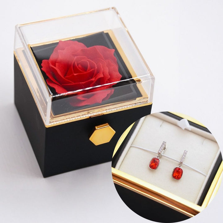 Mūžīgā roze ar auskariem