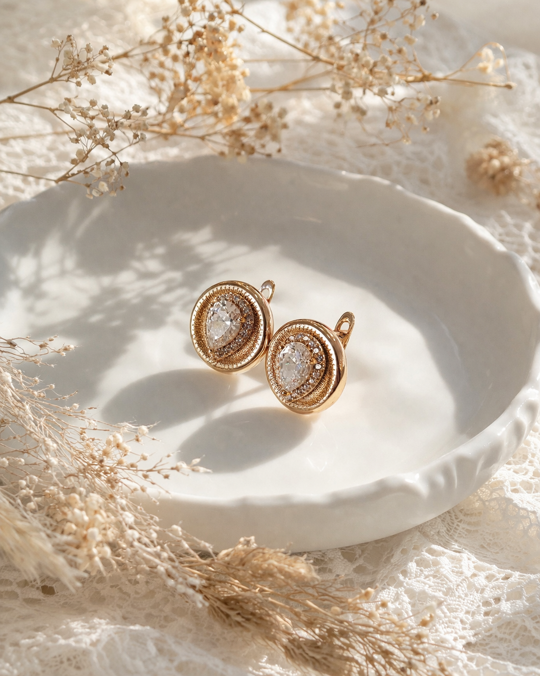 auskari apzeltīti ar cirkoniju sievietēm