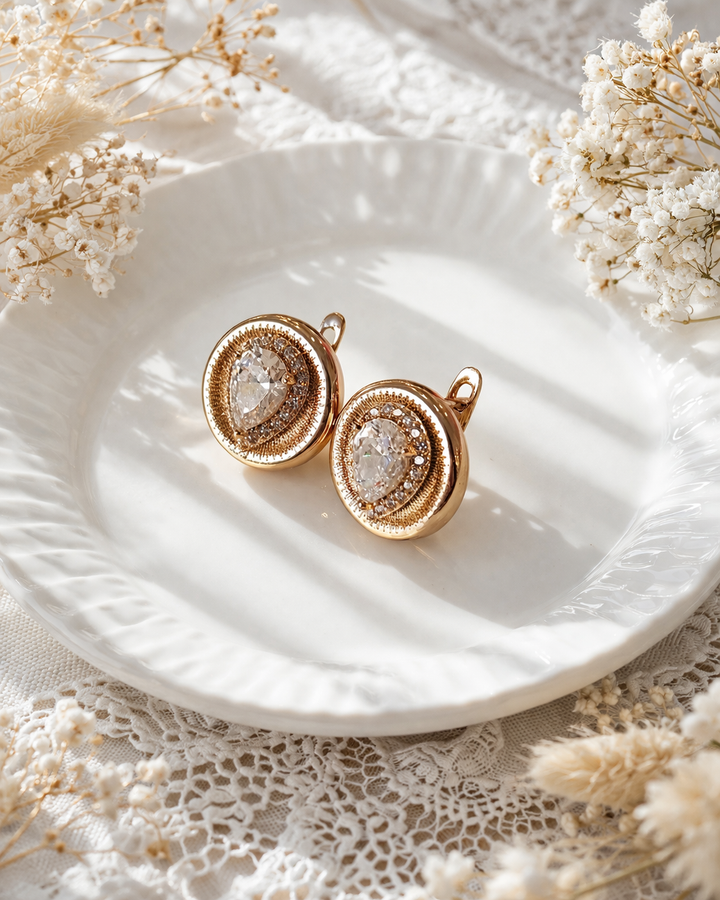 apalas formas auskari ar lāsītes kristālu angļu aizdari apzeltīti auskari sievietei