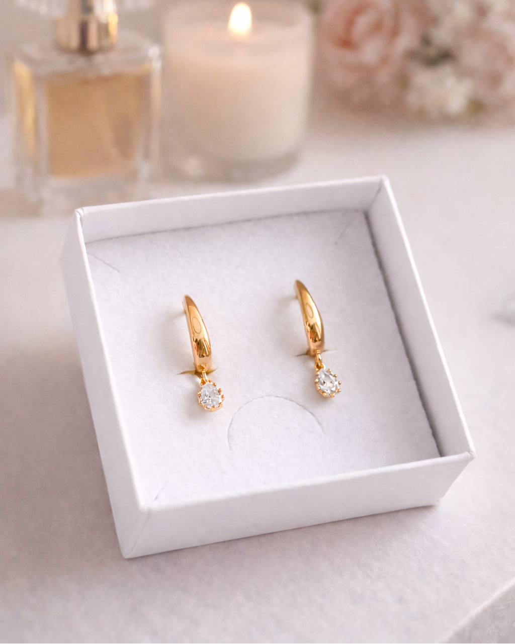 Eleganti lāsītes formas auskari