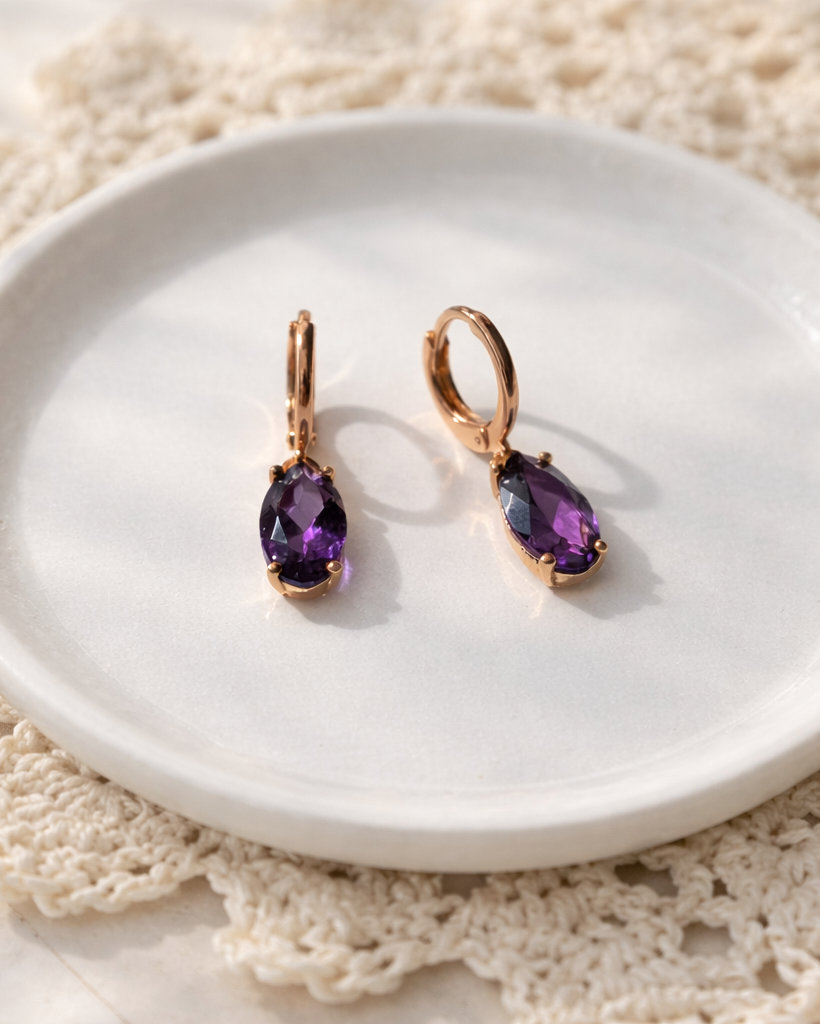 smalki auskari ar lillā krāsa kristāliem 