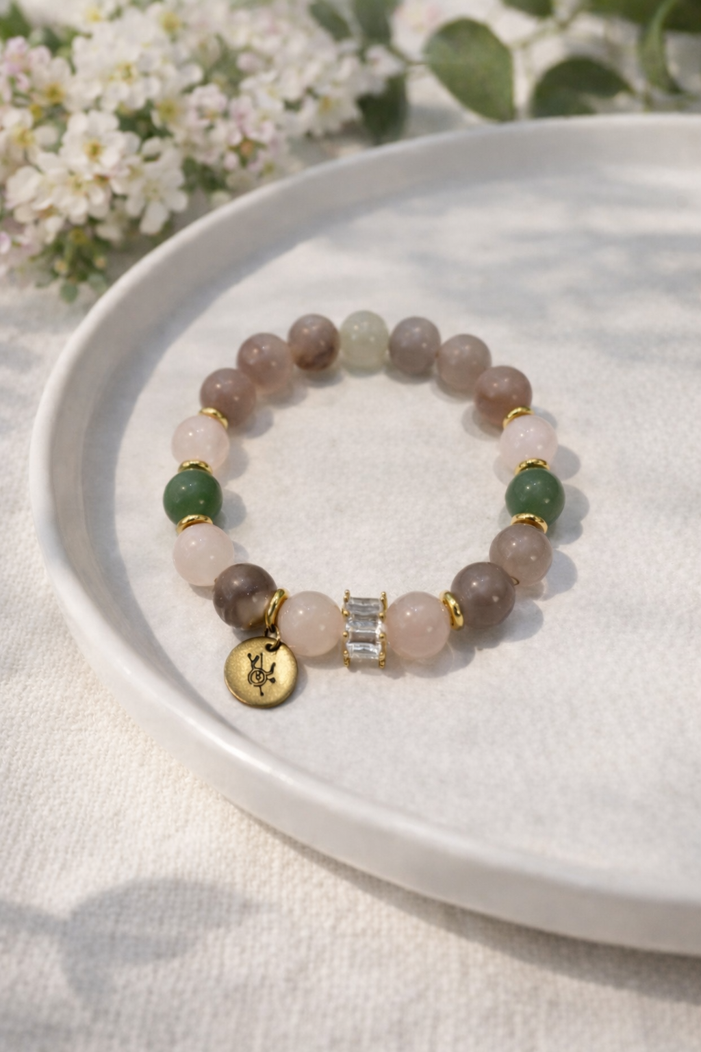 brūnā ahāta, rozā kvarca un avanturīna rokassprādze vēršiem ar personalizētu gravējumu un zelta furnitūru