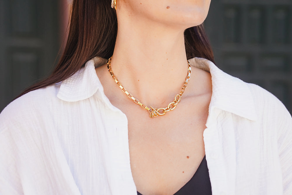 ķēdes kaklarota honeyed glow