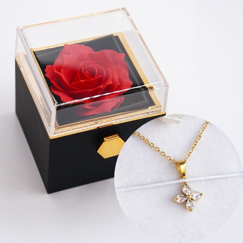 Rožu kaste ar kaklarotu