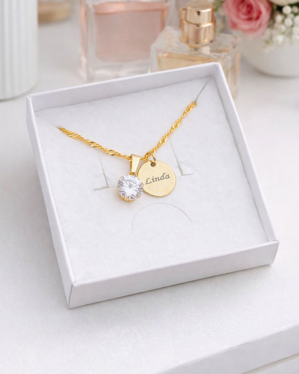 kaklarota ar gravējumu