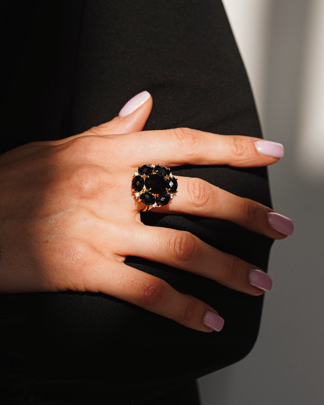 dabīgā akmens gredzens