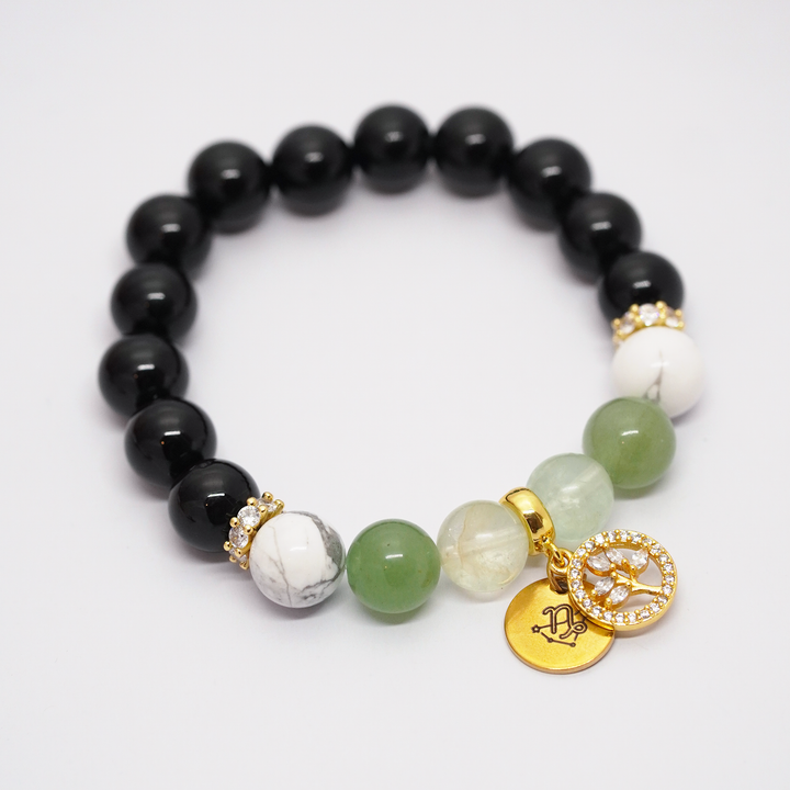 Rokassprādze ar kulonu