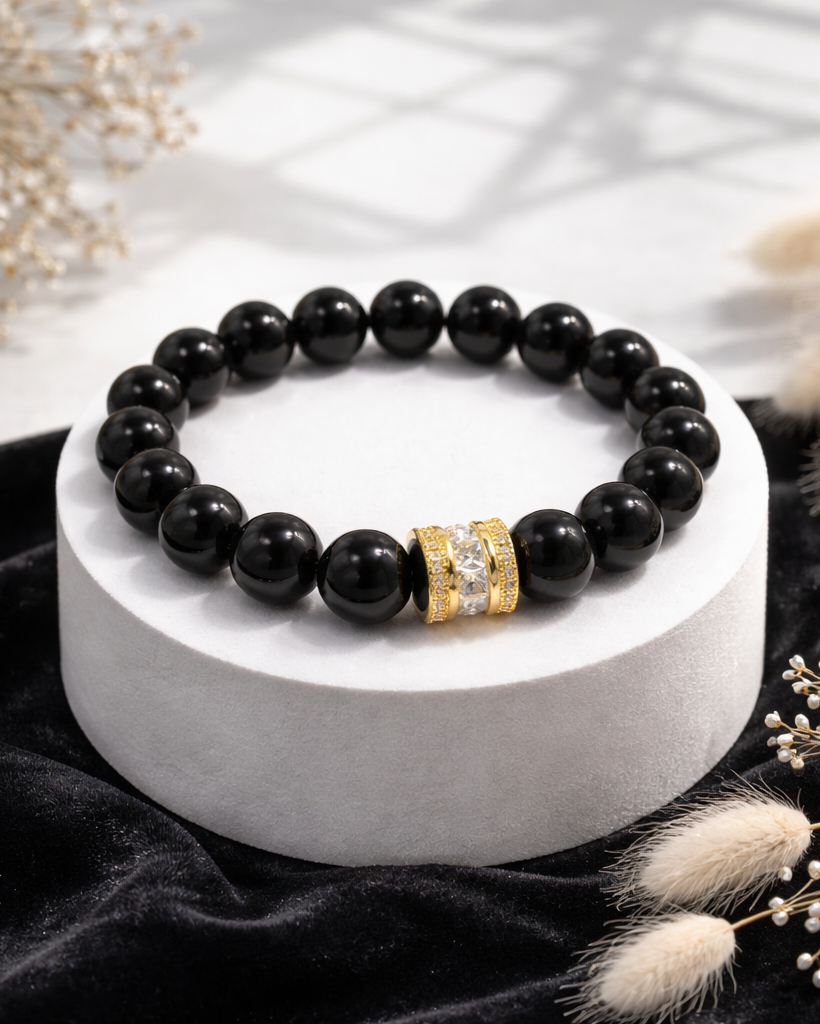 melnā oniksa rokassprādze