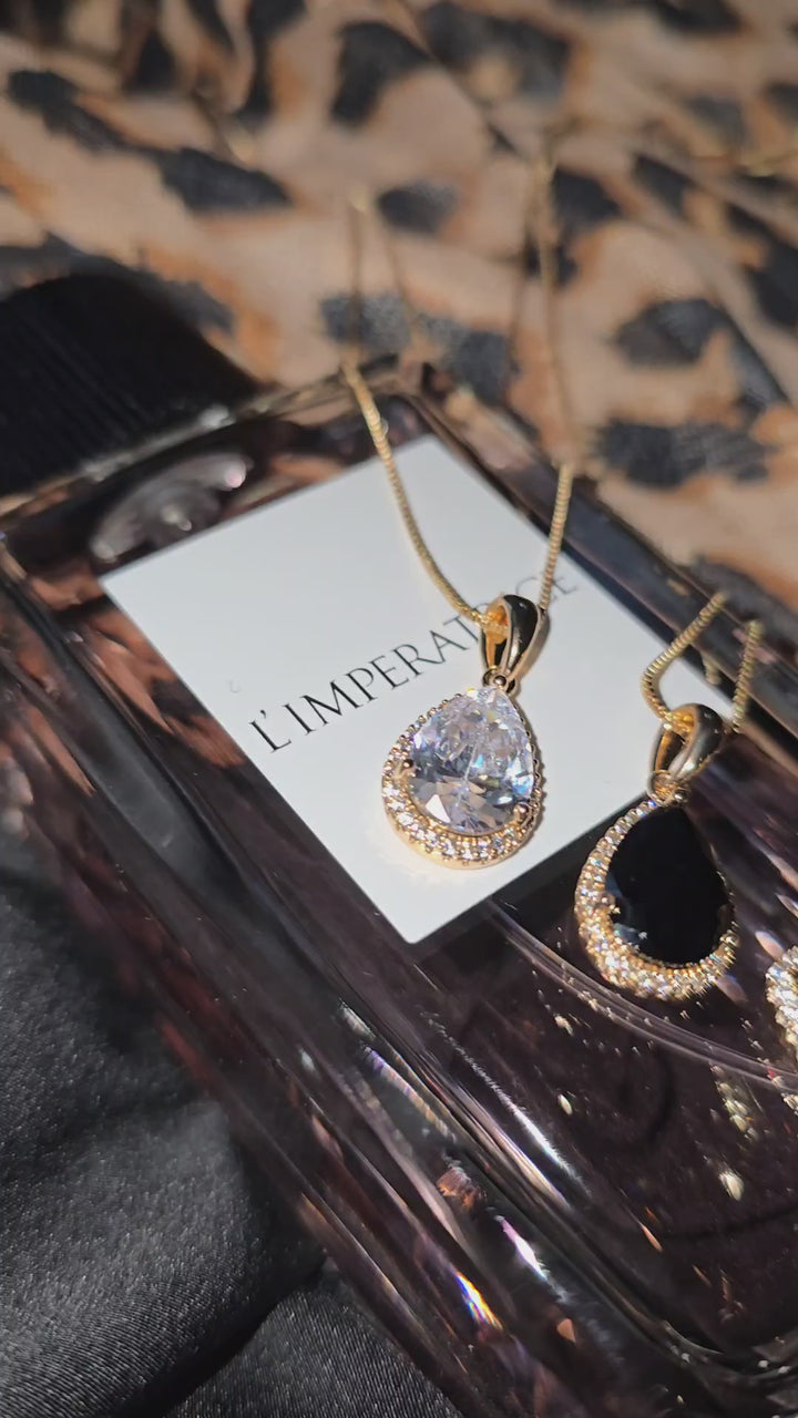 Kaklarota ar kulonu Tumšā Lāsīte