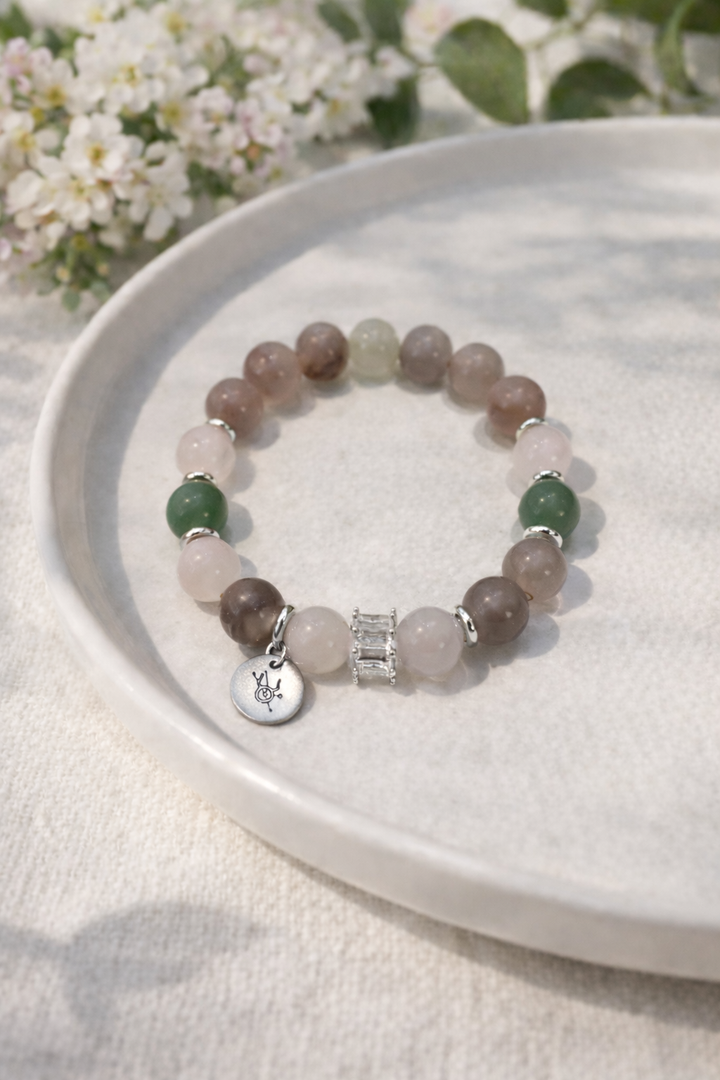 brūnā ahāta, rozā kvarca un avanturīna rokassprādze vēršiem ar personalizētu gravējumu un sudraba medaljonu ar gravējumu