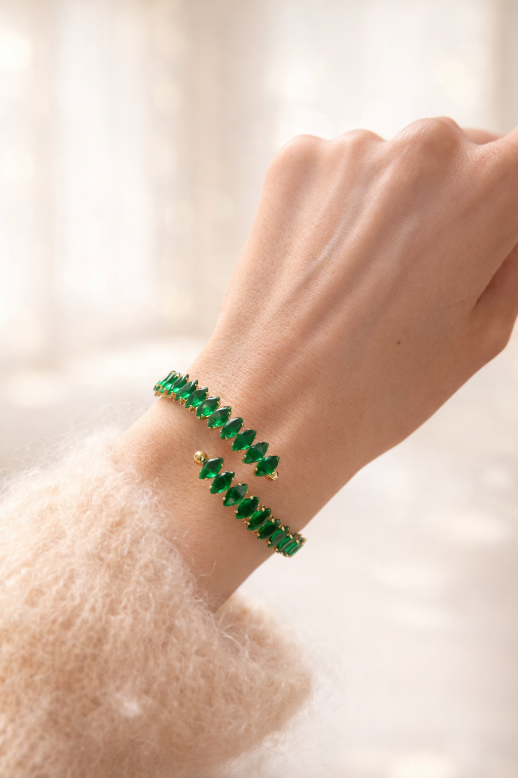 atverama rokassprādze