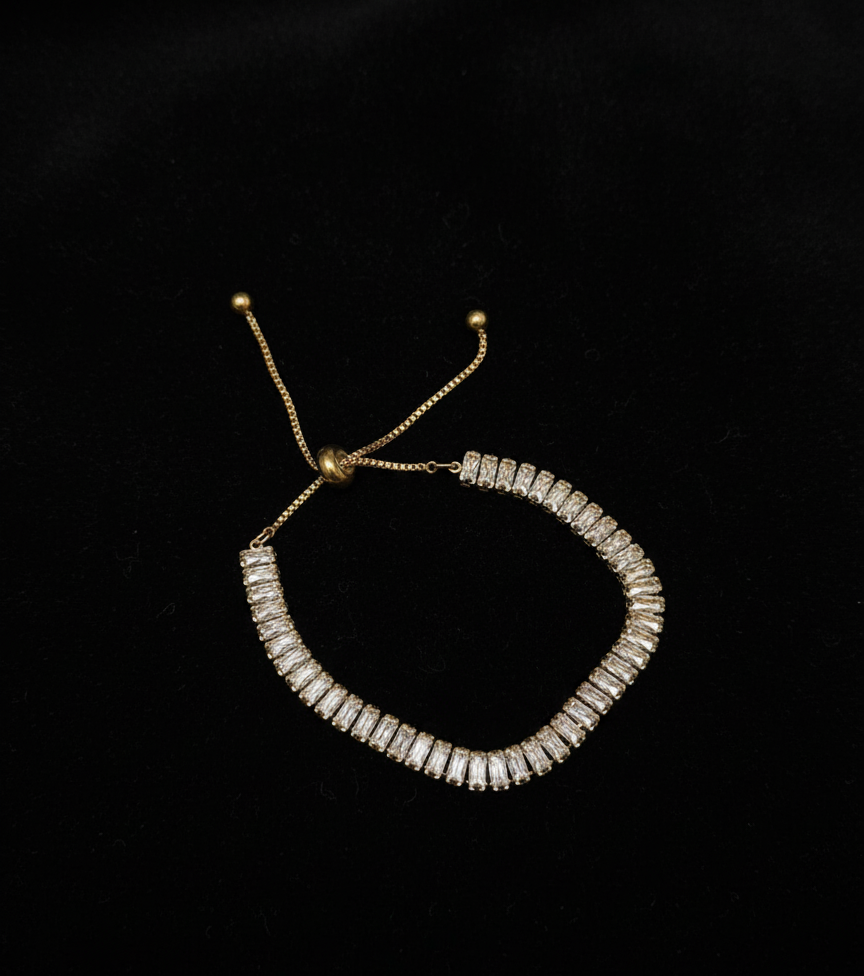 rokassprādze ar kristāliem