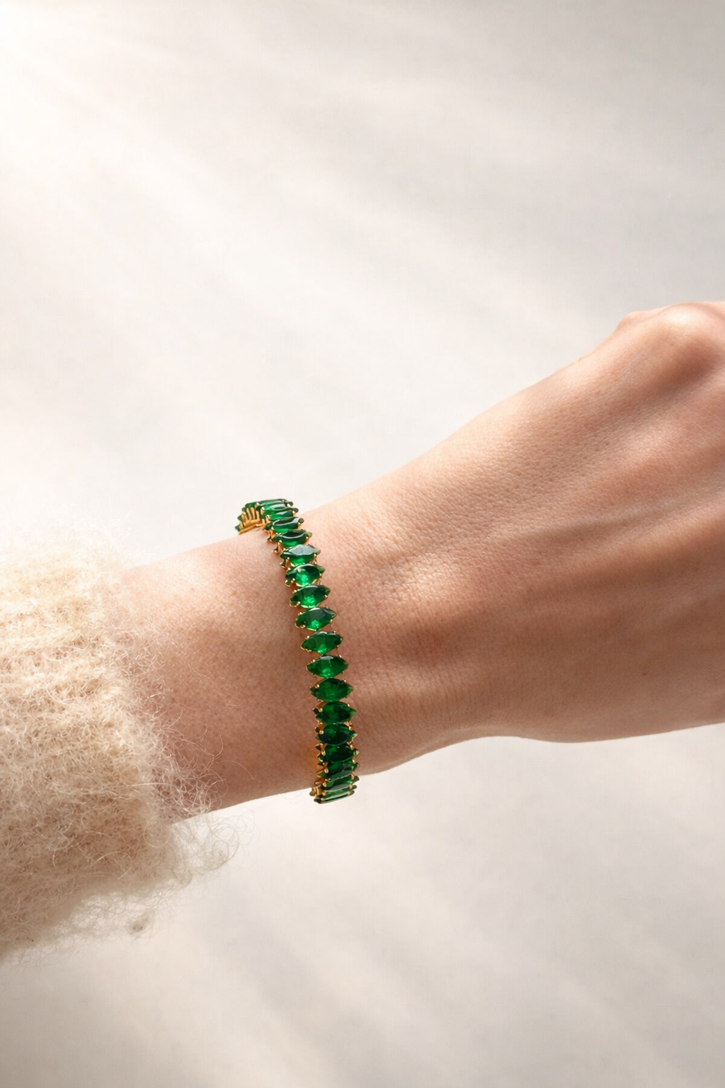 rokassprādze ar kristāliem zaļiem