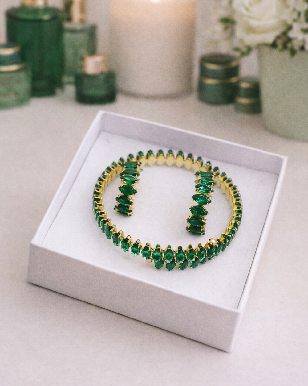 rotu komplekts no kristaliem