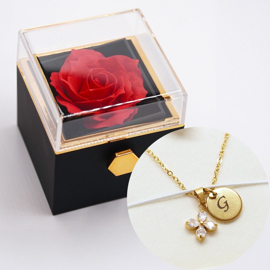 rožu kaste ar kaklarotu