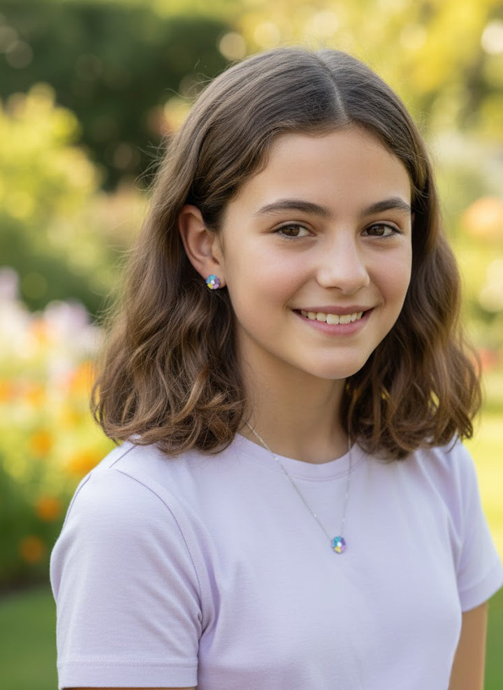 auskari un kaklarota ar ziediem