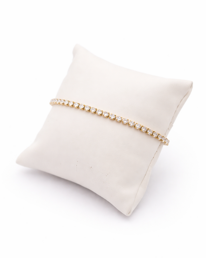 Mūžīgā roze ar balto rokassprādzi