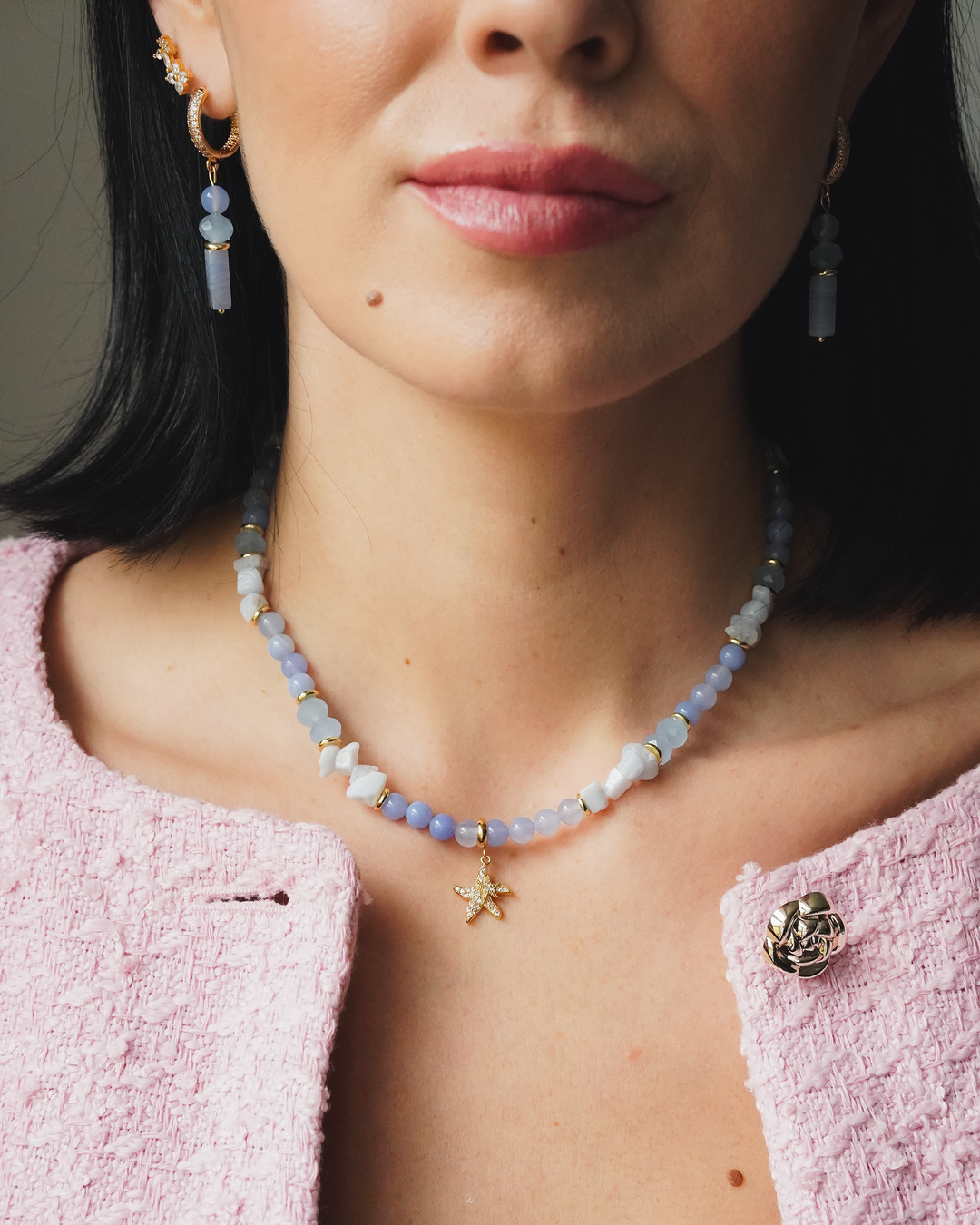 Eleganta sieviešu kaklarota ar zilgani pelēku ahātu