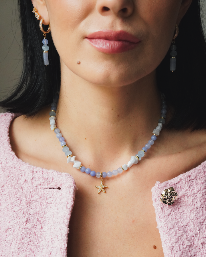 Eleganta sieviešu kaklarota ar zilgani pelēku ahātu